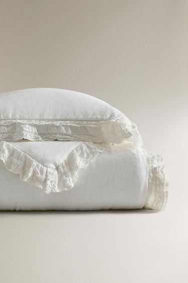 LINEN QUILT WITH LACE TRIM - Oyster-white by Zara