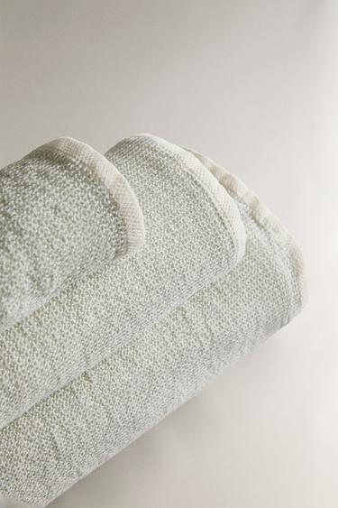SERVIETTE DE BAIN MICRO WAFFLE - Écru / Vert de Zara - Image 1