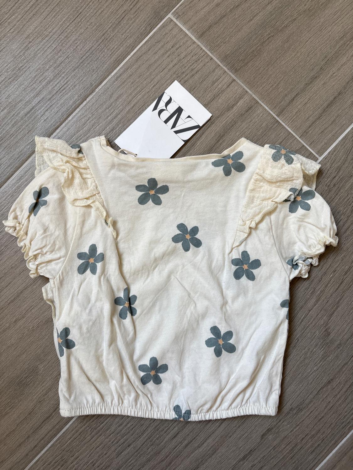FLORAL T-SHIRT WITH RUFFLE TRIMS - Image 2