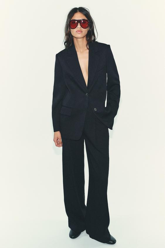 STRAIGHT CUT BUTTONED BLAZER