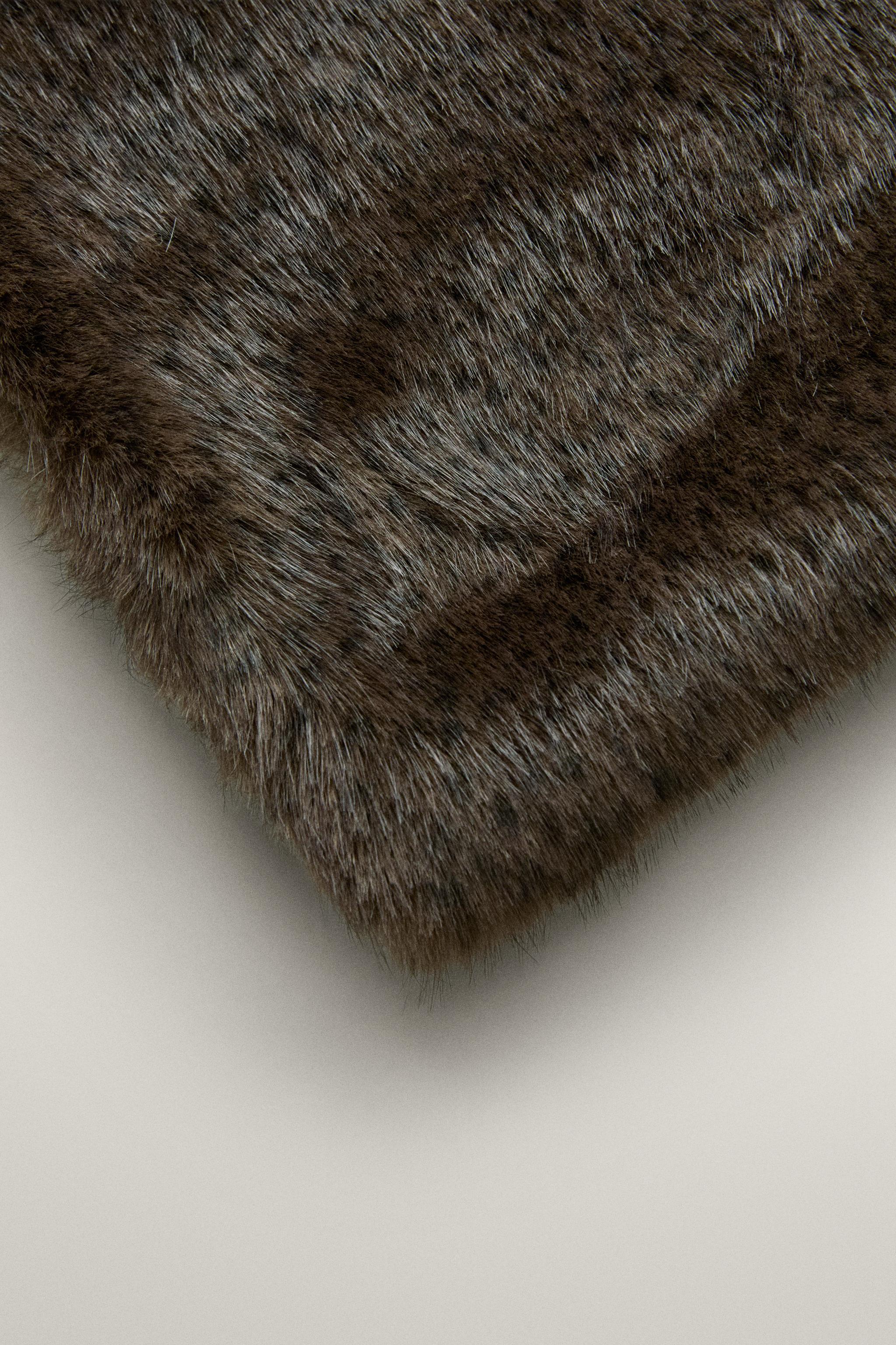 FUR SPOT BLANKET
