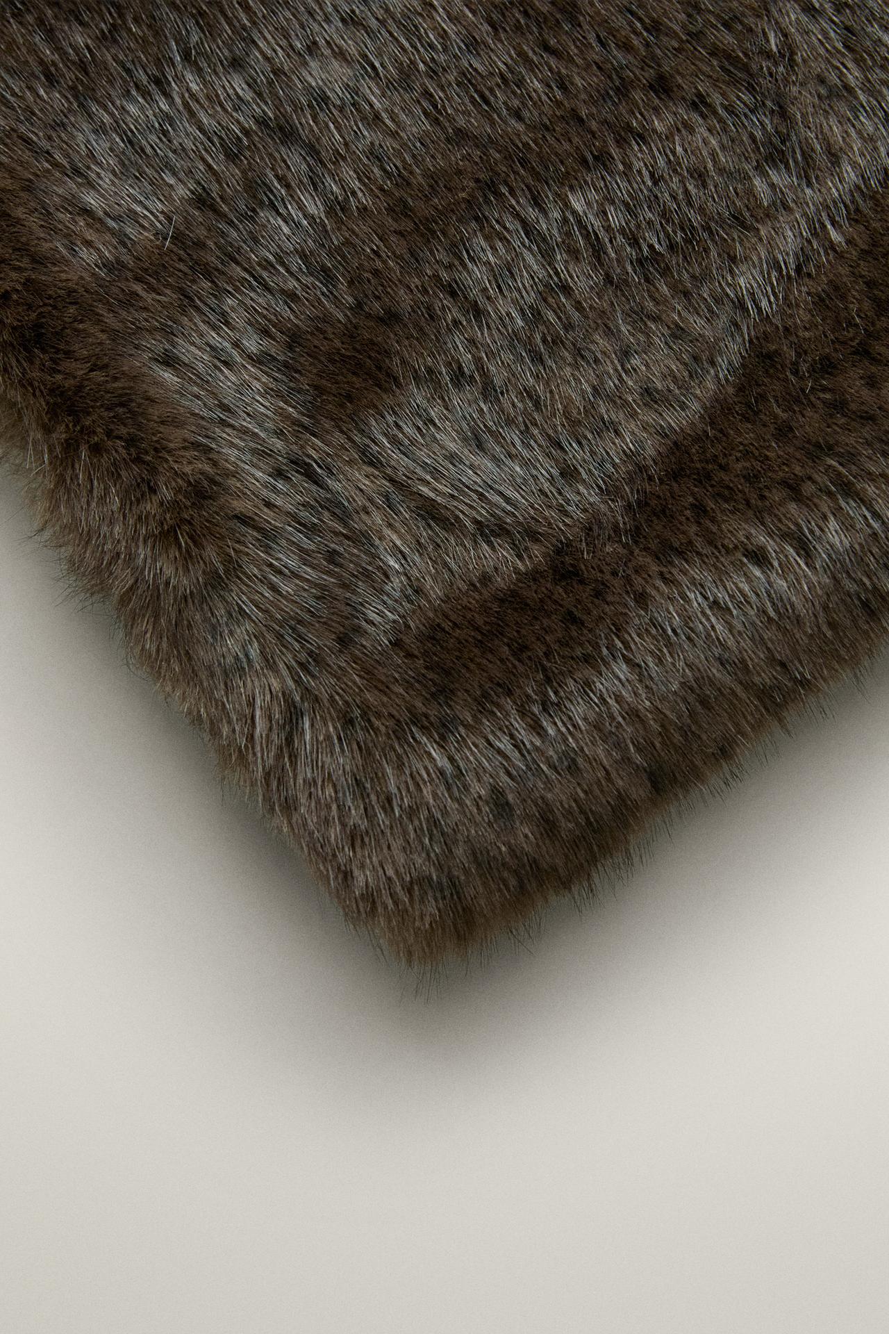 FUR SPOT BLANKET — Dark brown