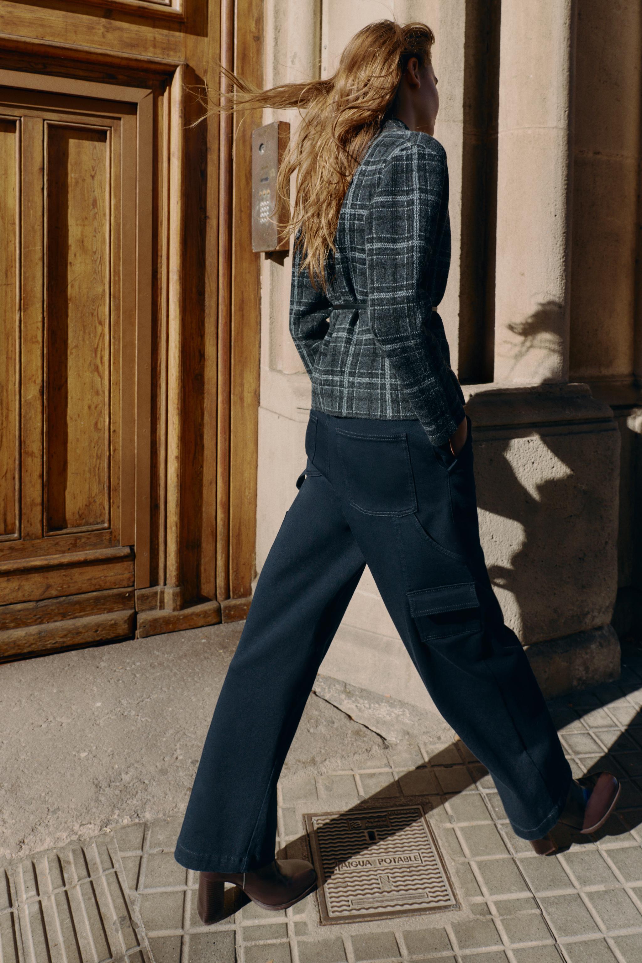 GILET EN MAILLE À CARREAUX AVEC CEINTURE