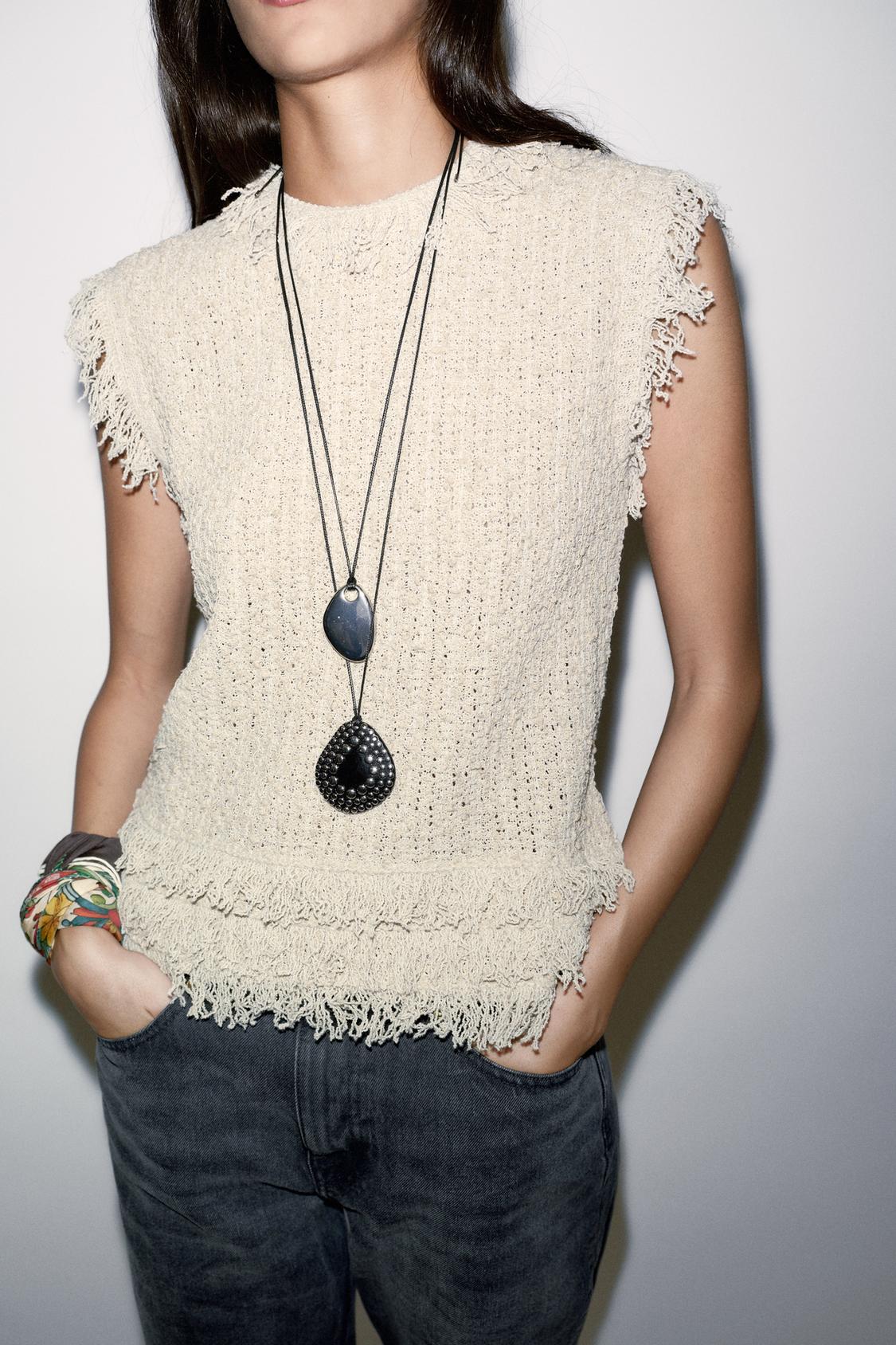TEXTURED KNIT FRINGED TOP