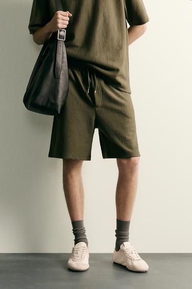 TEXTURED JOGGER BERMUDA SHORTS - Khaki by Zara