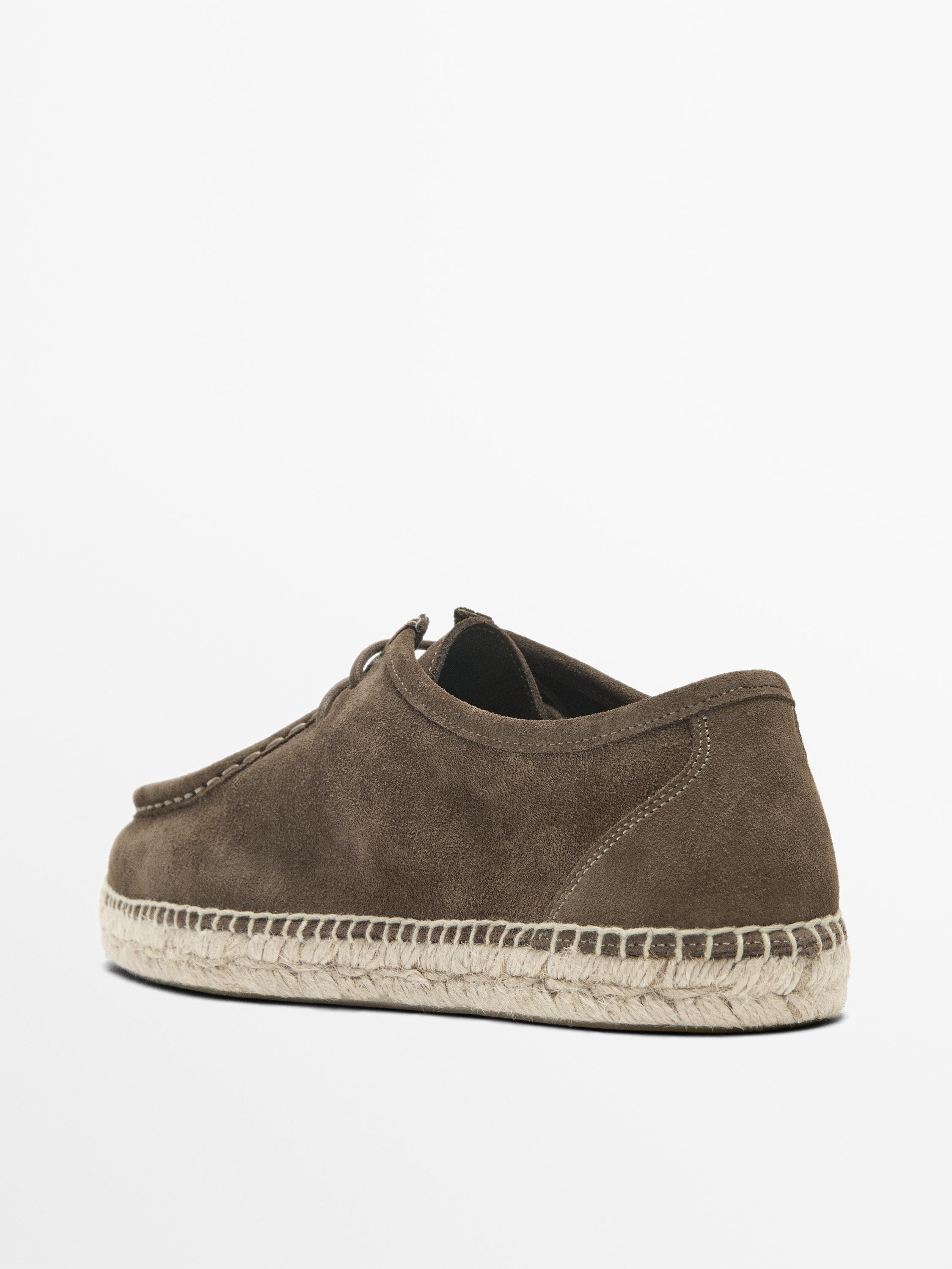 Split leather shoes with moc toe and jute sole