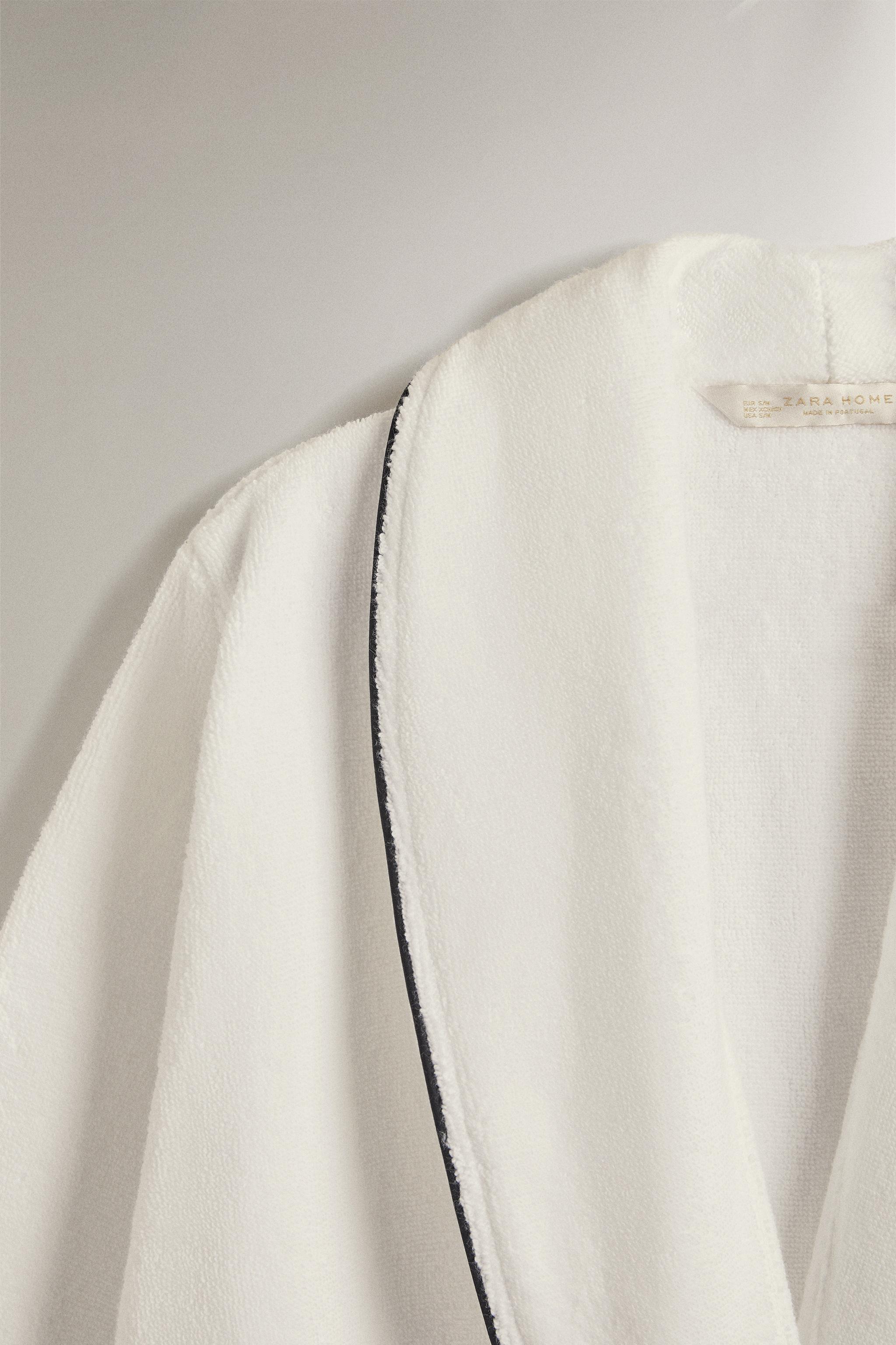 BATHROBE WITH PIPING (400 GXM²) — Black