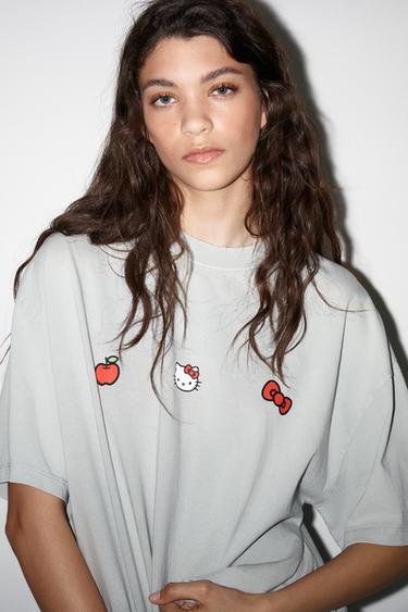 HELLO KITTY © 2025 SANRIO WASHED EFFECT T-SHIRT - Grey by Zara
