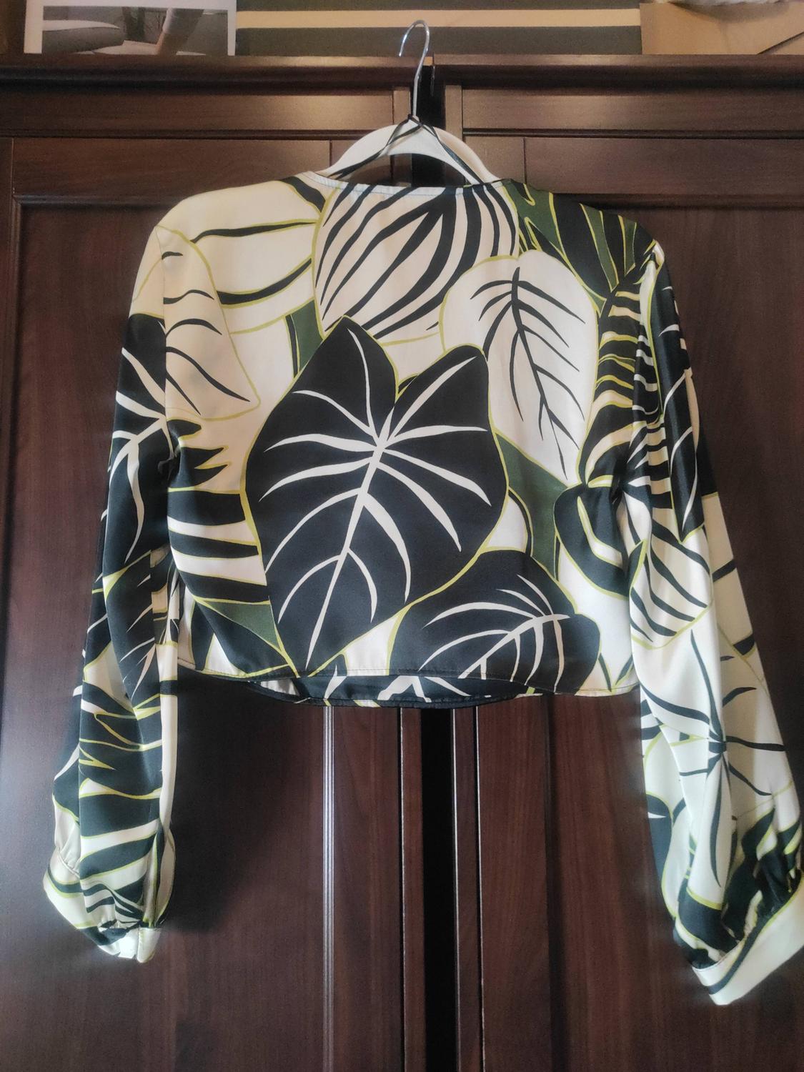 CROSSOVER TROPICAL PRINT TOP - Image 4