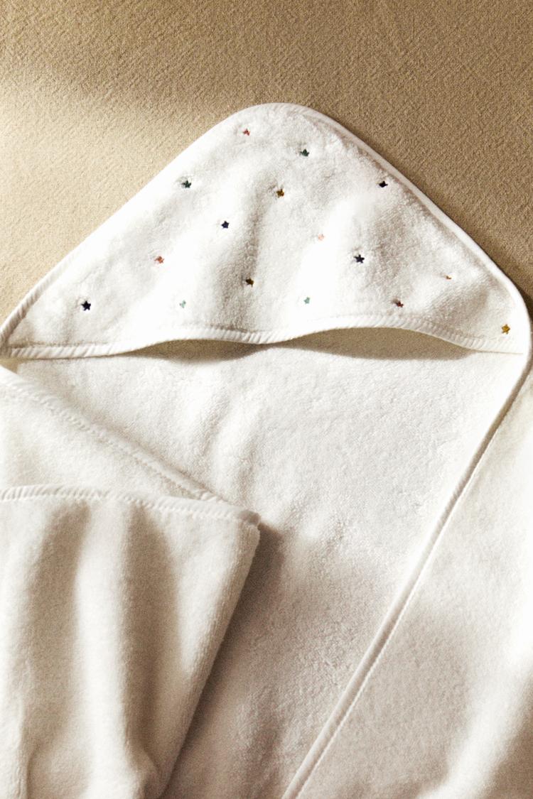 STARS HOODED BABY TOWEL — Oyster-white
