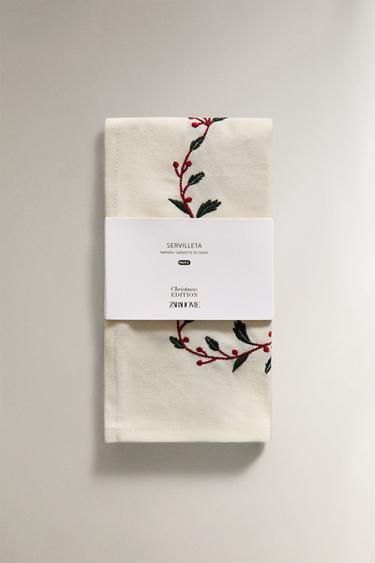 PACK OF COTTON CHRISTMAS NAPKINS WITH BERRIES (PACK OF 2) - Green by Zara - Image 4
