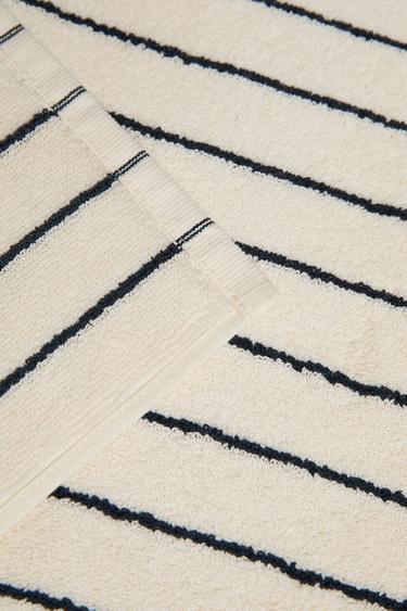 TAPIS DE BAIN RAYURES COULEUR - Bleu marine de Zara - Image 2