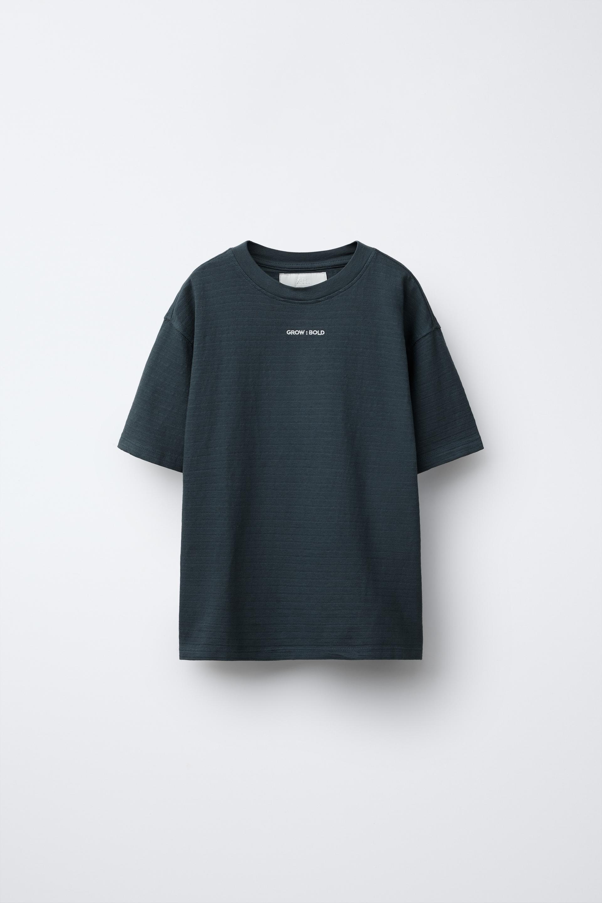 EMBROIDERED TEXT STRUCTURE T-SHIRT