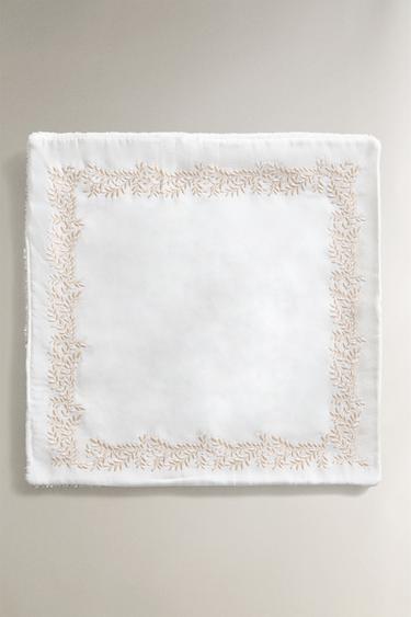 LOT SERVIETTES INVITÉS BRODERIE VÉGÉTALE (LOT DE 2) - Blanc cassé de Zara - Image 1