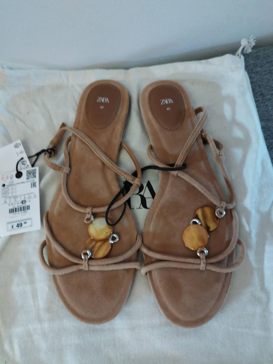 LEATHER STRAPPY SANDALS WITH EMBELLISHMENT - Image 2