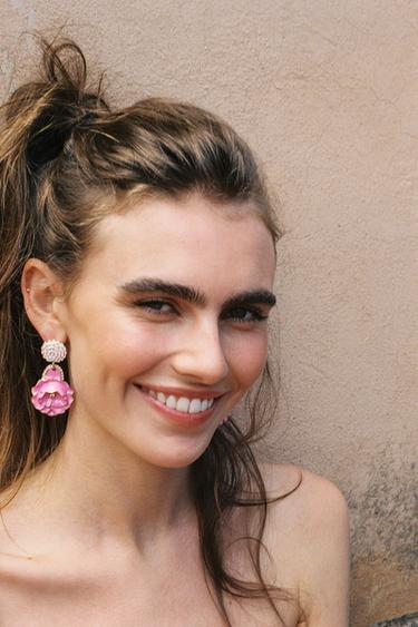 BOUCLES D'OREILLES FLEUR ÉMAILLÉE - Rose de Zara - Image 1