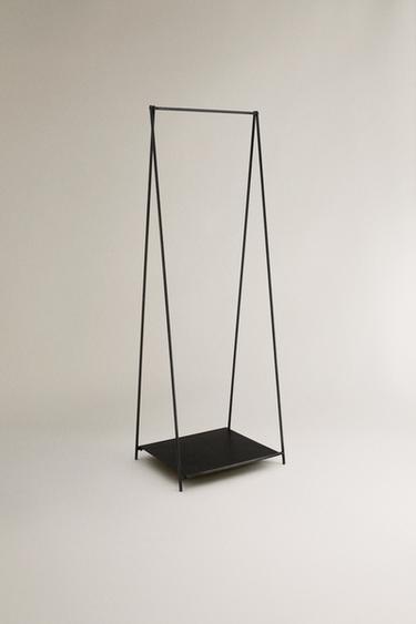 PORTANT DE VÊTEMENTS MÉTAL AVEC BASE - Noir de Zara - Image 1