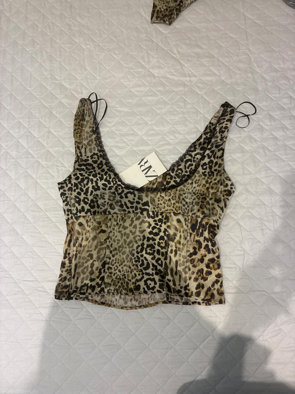 ANIMAL PRINT SATIN TOP - Image 2