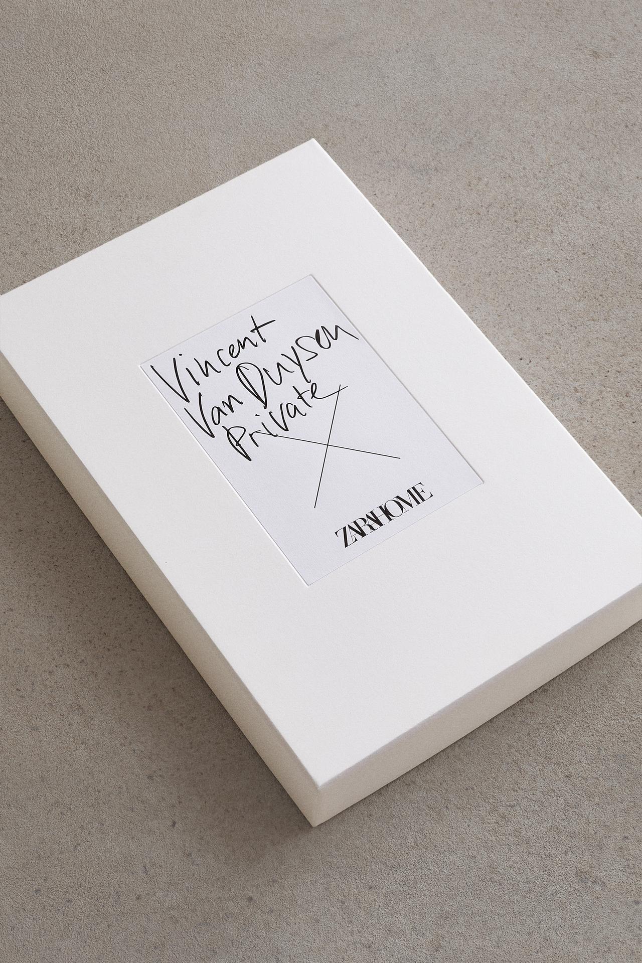 PRIVATE VINCENT VAN DUYSEN BOOK SPECIAL EDITIONS (ENGLISH) — Black / White