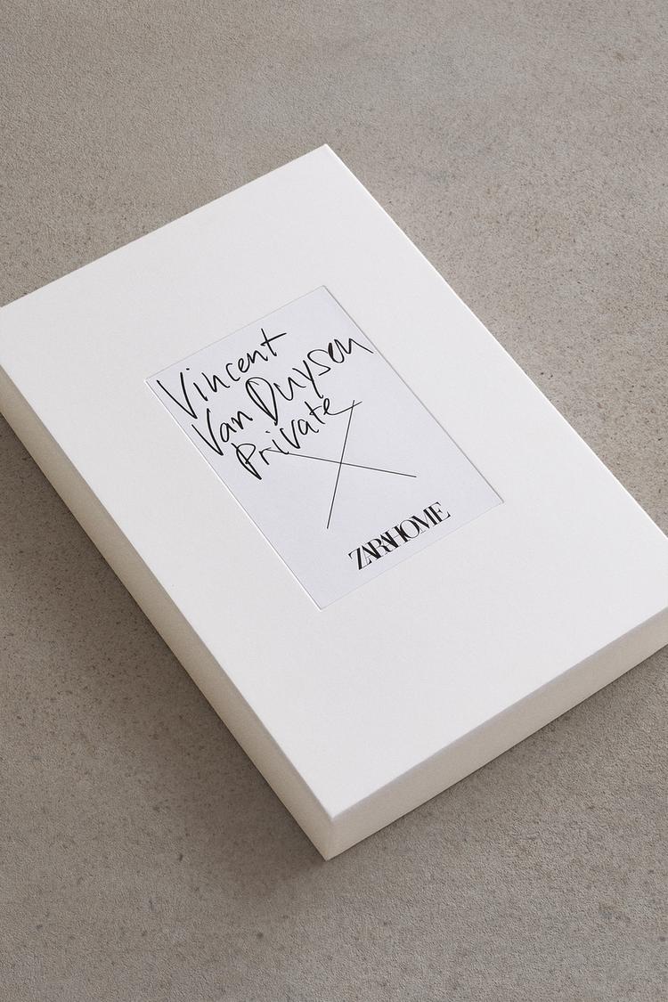 PRIVATE VINCENT VAN DUYSEN BOOK SPECIAL EDITIONS (ENGLISH) — Black / White