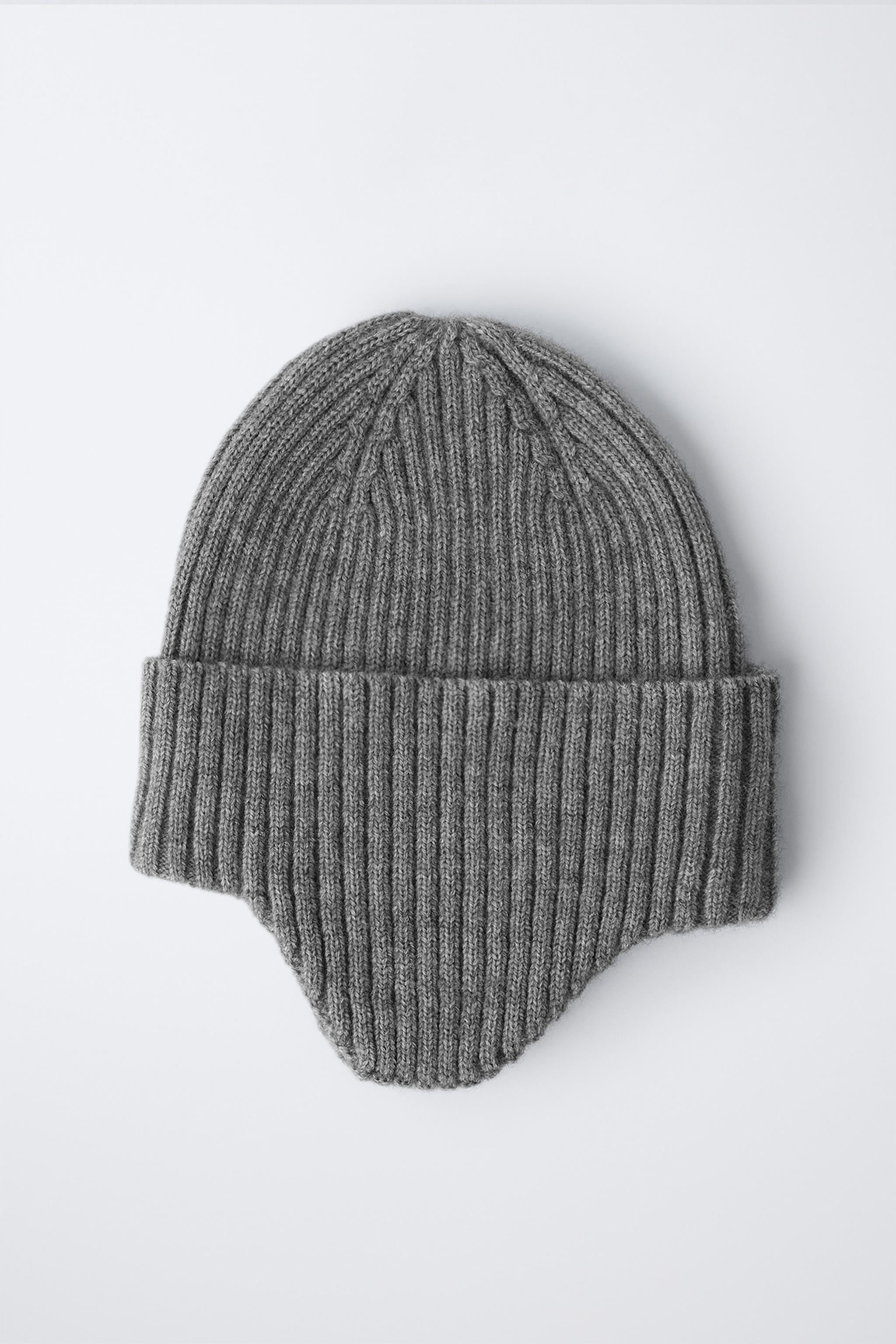 BONNET CANNELÉ AVEC CACHE-OREILLES