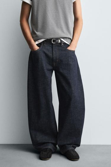 JEANS BALLOON FIT - نيلي الخاص بـ Zara