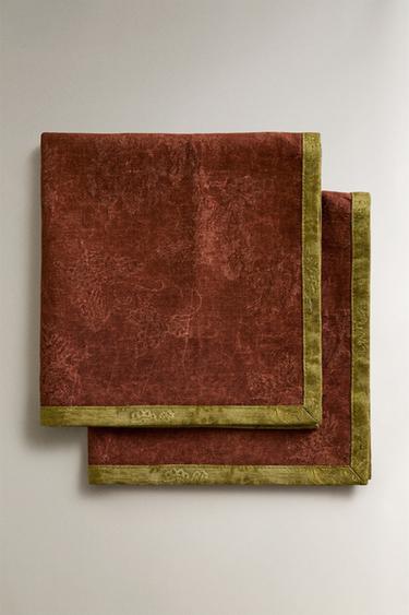 Zara REVERSIBLE SATIN NAPKINS (PACK OF 2) | MARISA BERENSON - Coral - Image 0
