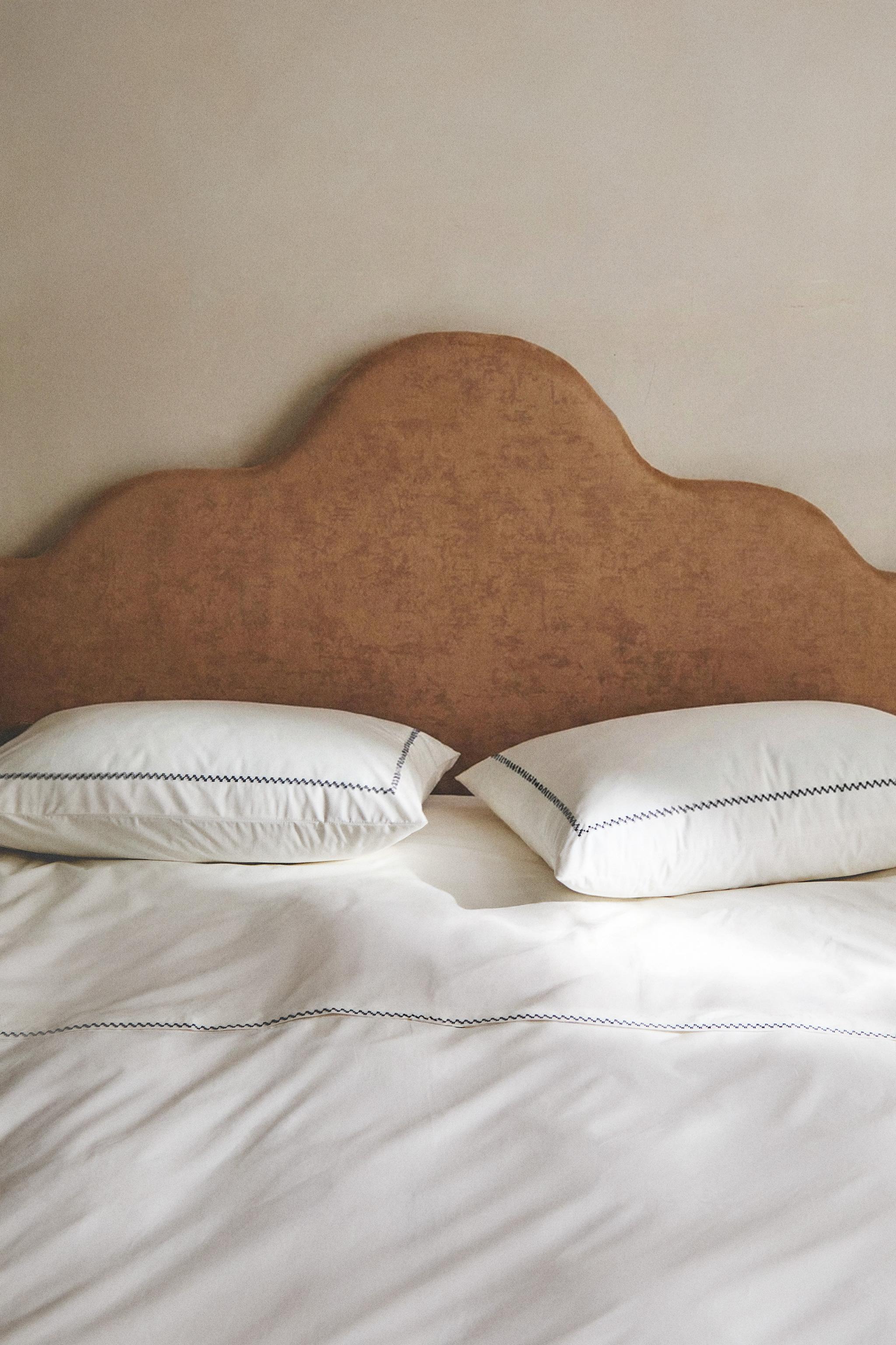 GEOMETRIC EMBROIDERED BORDER DUVET COVER