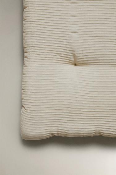 SURMATELAS COTON FRONCÉ - Beige clair de Zara - Image 1