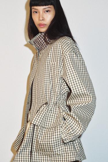 VESTE À CARREAUX COL MONTANT - Blanc cassé de Zara - Image 4