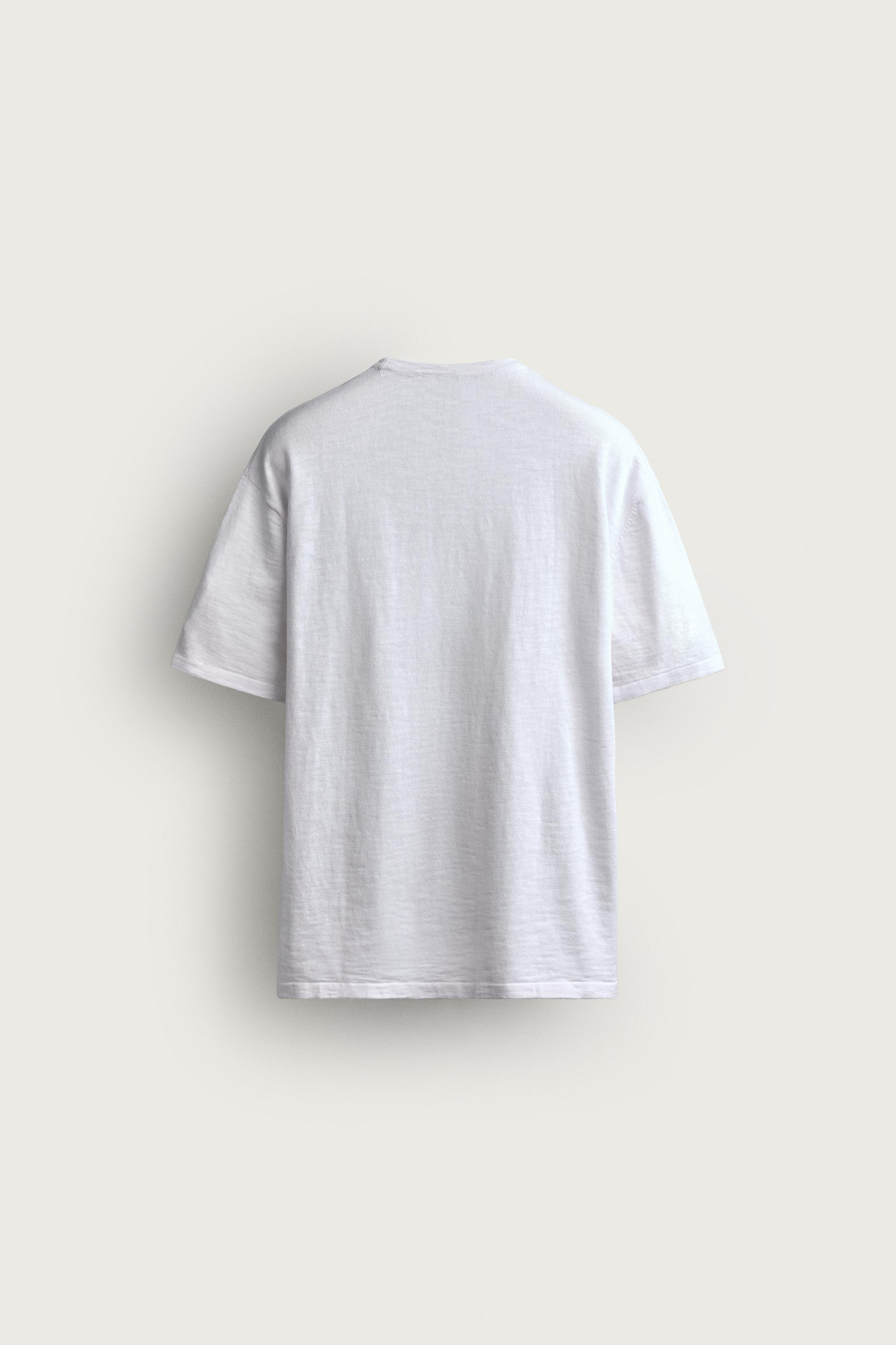 T-SHIRT EN MAILLE À TEXTURE IRRÉGULIÈRE