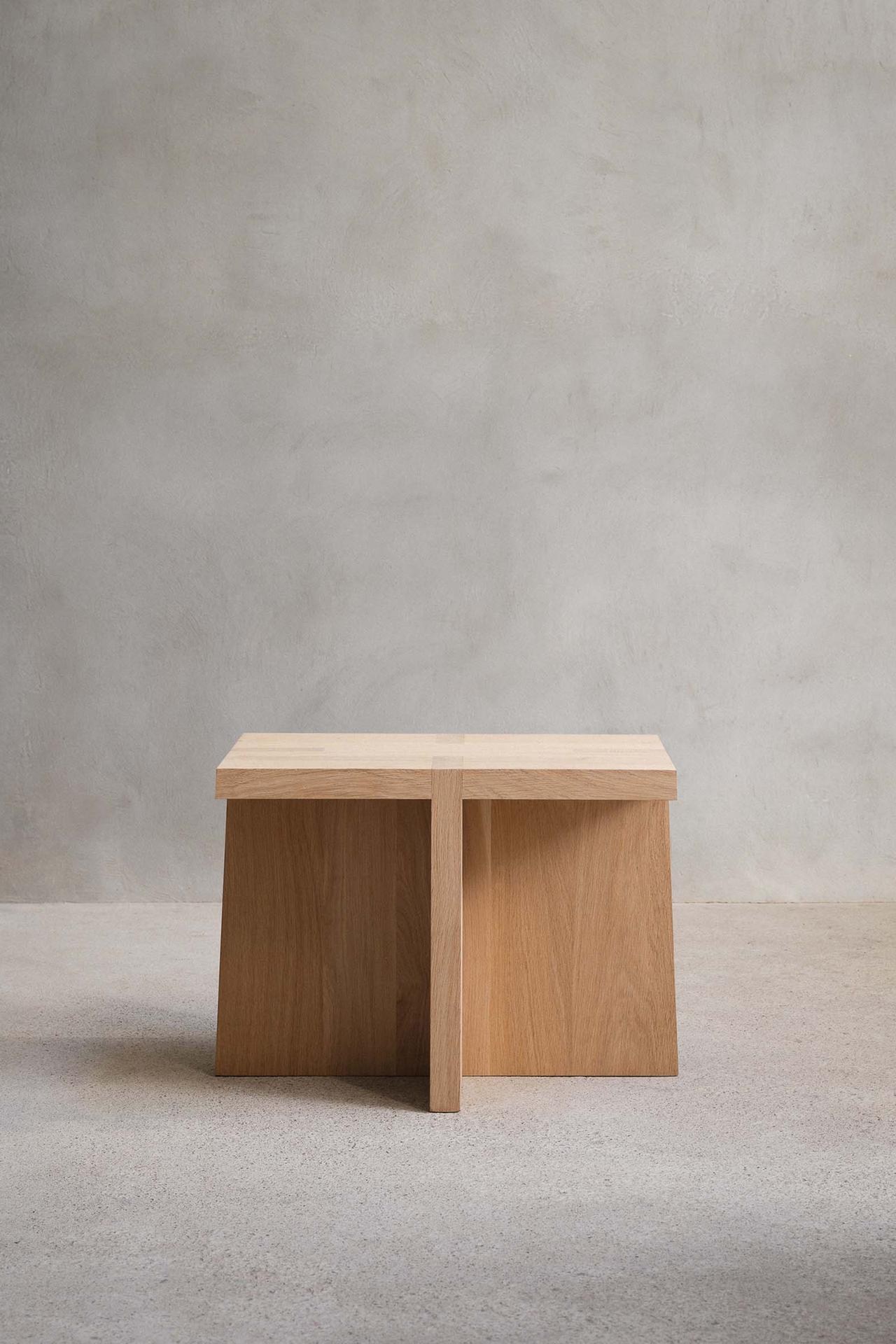 SIDETABLE 01 — Light beige