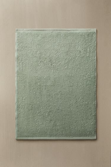 NON-SLIP PLAIN BATH MAT - Green / Blue by Zara