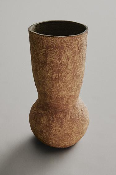 PAPIER-MACHÉ VAAS - Ecru / Bruin van Zara