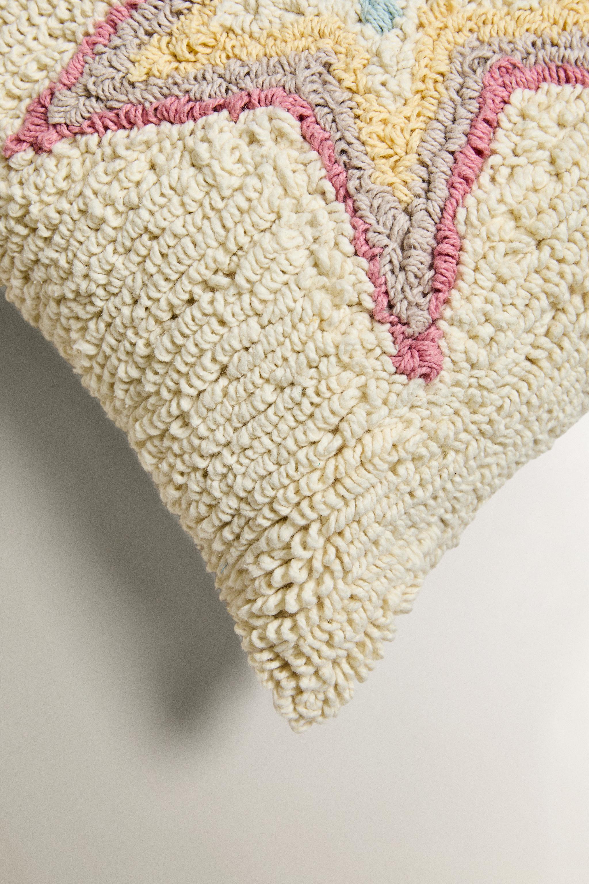 KIDS' STAR THROW PILLOW COVER