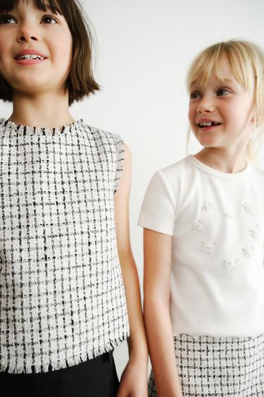 CAMISETA COM NERVURAS, FLORES E MIÇANGAS - Branco-marfim da Zara