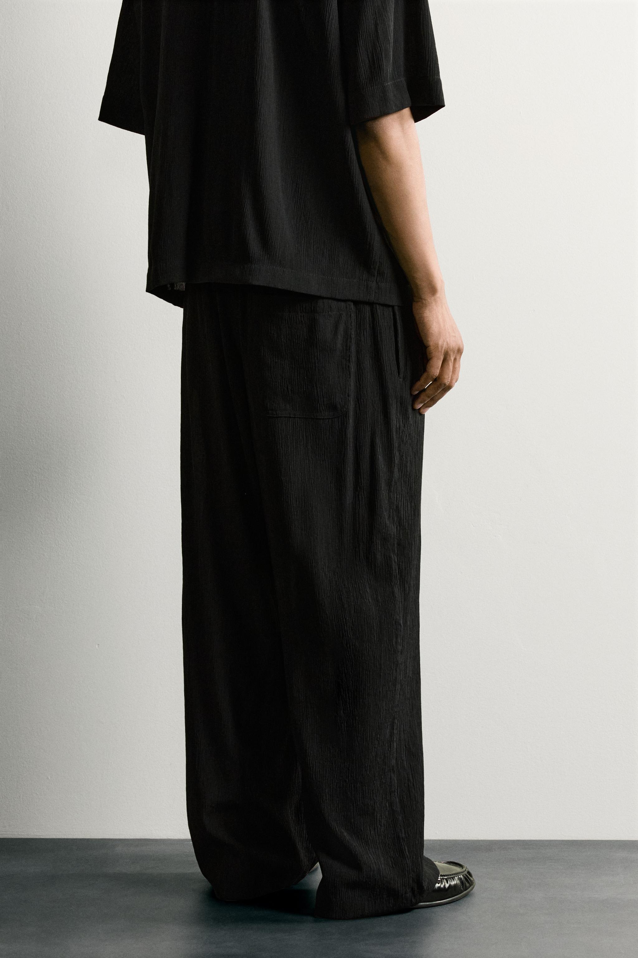 TEXTURED RELAXED FIT PANTS