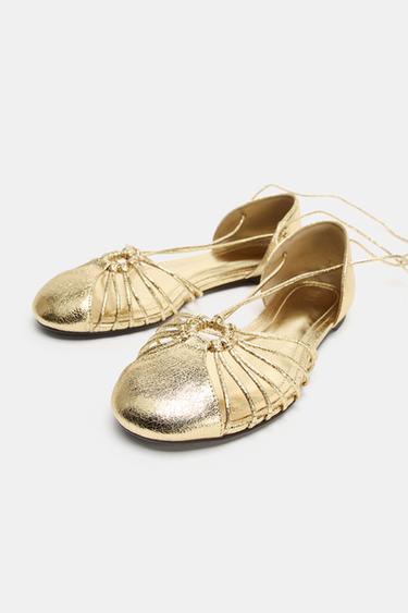 SANDALES À LACETS EFFET MÉTALLISÉ - Or de Zara - Image 2
