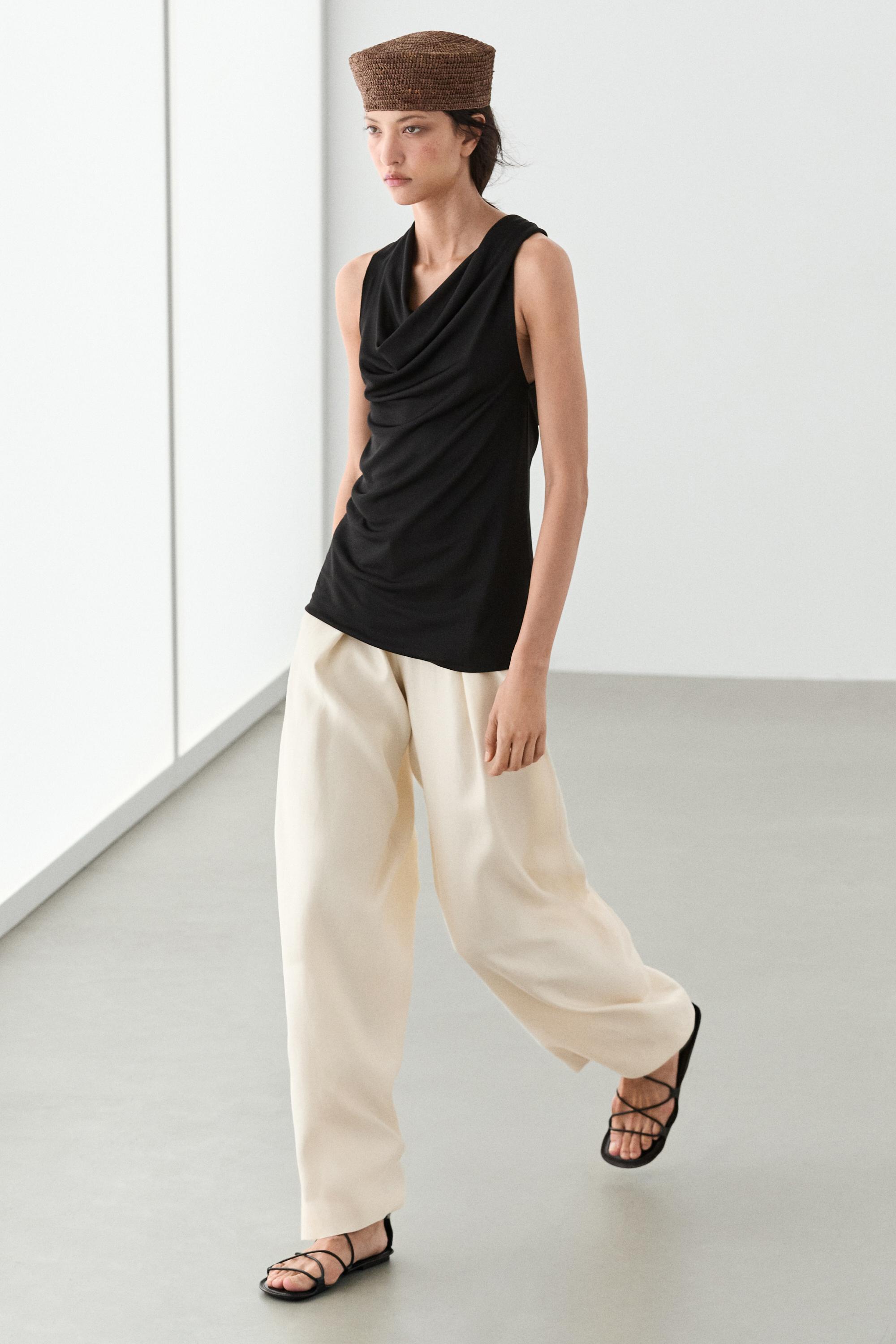Flowing top with knot detail