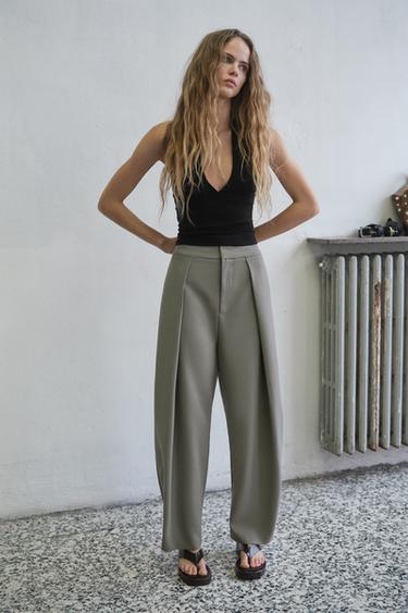 بنطلون بالون بثنيات - أخضر رمادي الخاص بـ Zara