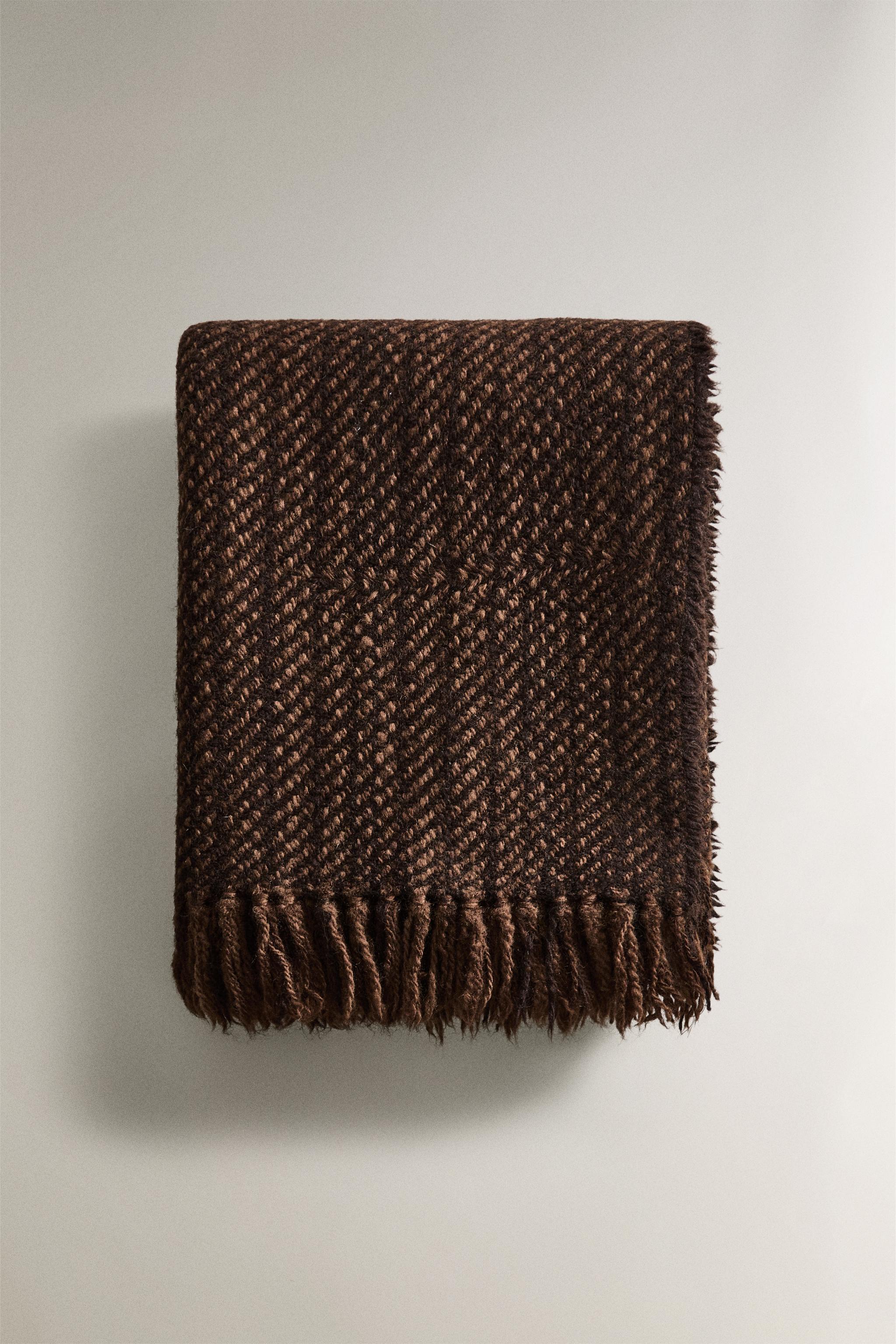 WOOL BLANKET