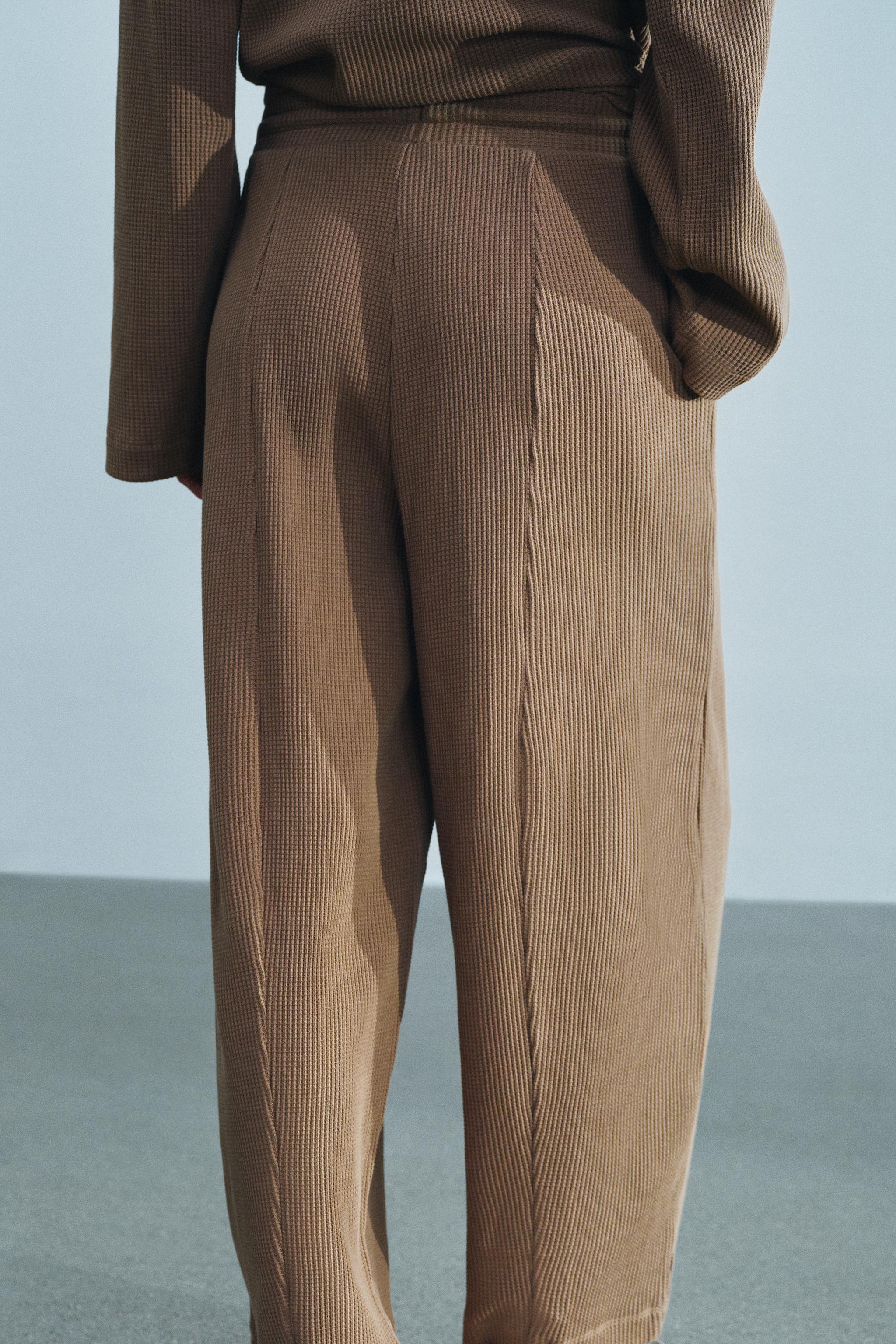 Zara Geniş Paça Gofre Kumaş Pantolon görsel 3