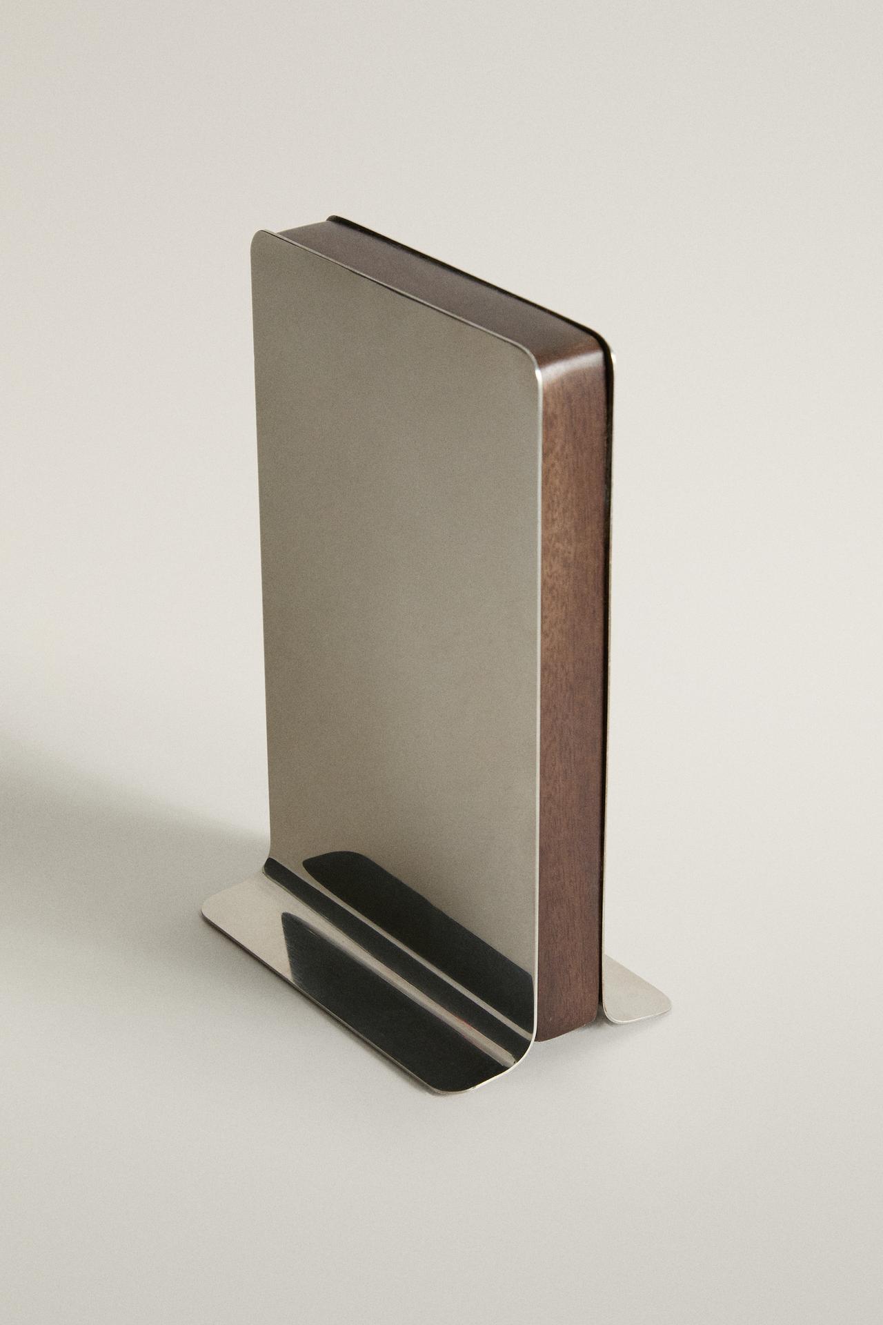 WOOD AND METAL BOOKENDS — Brown