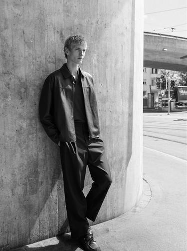 Zara Product image - 780 - Image 0