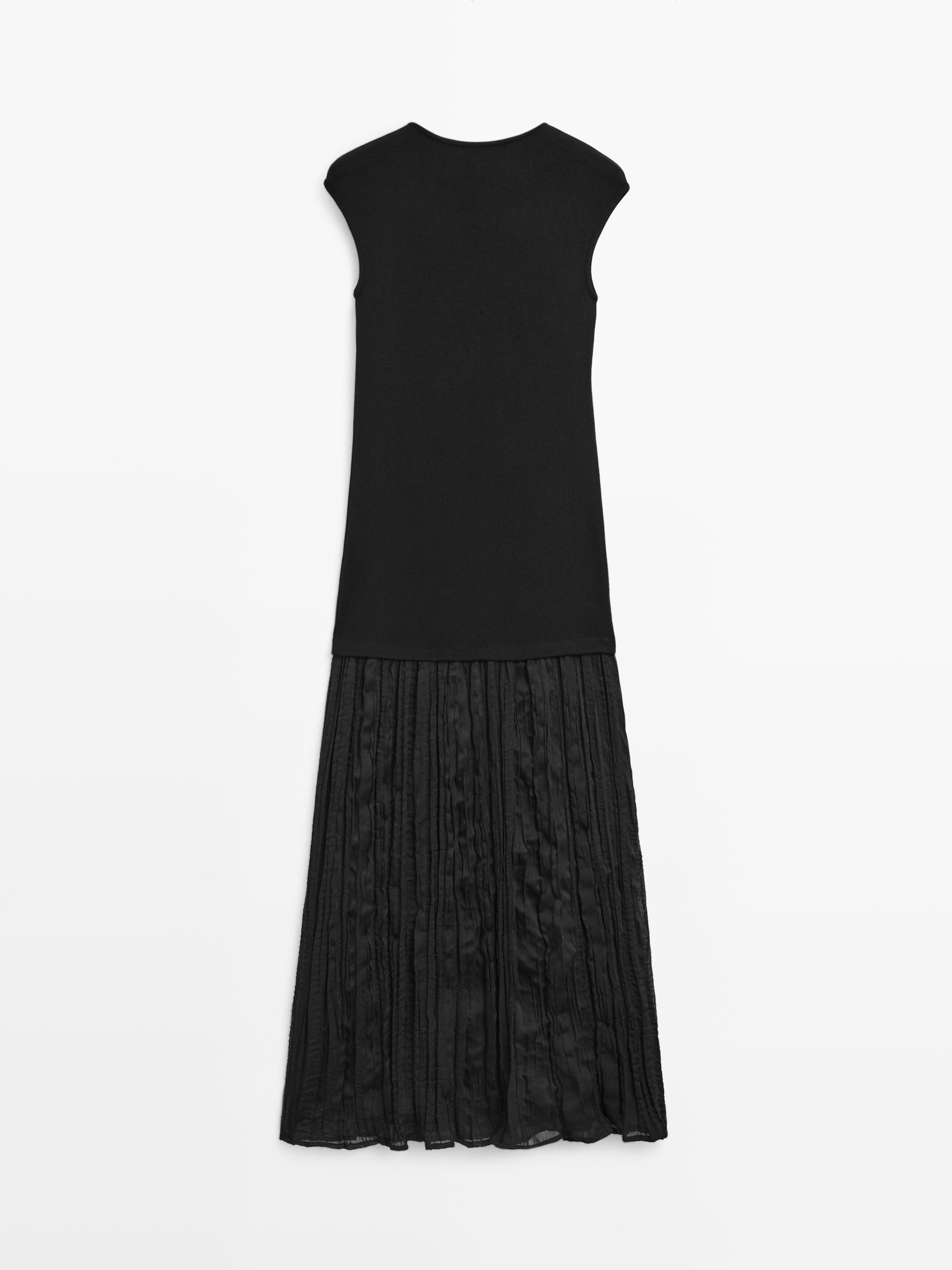 Robe longue combinée plissée
