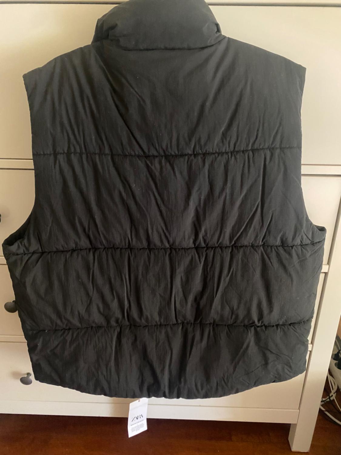 LIGHTWEIGHT PUFFER GILET - Image 2