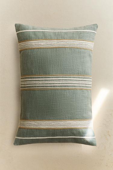 STRIPED CUSHION COVER - أزرق مائي الخاص بـ Zara