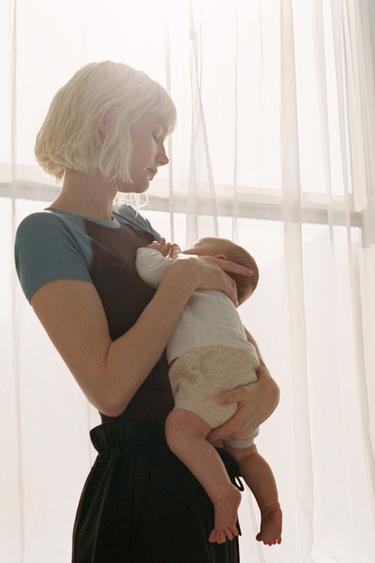 Zaras STICKAD BLOOMER MED TEXTUR - Ljust beige