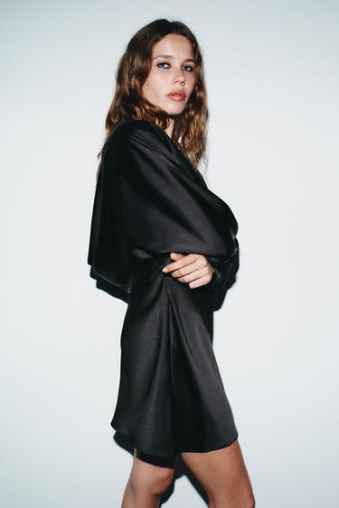 ROBE SATINÉE DÉCOLLETÉ FLUIDE - Noir de Zara - Image 2