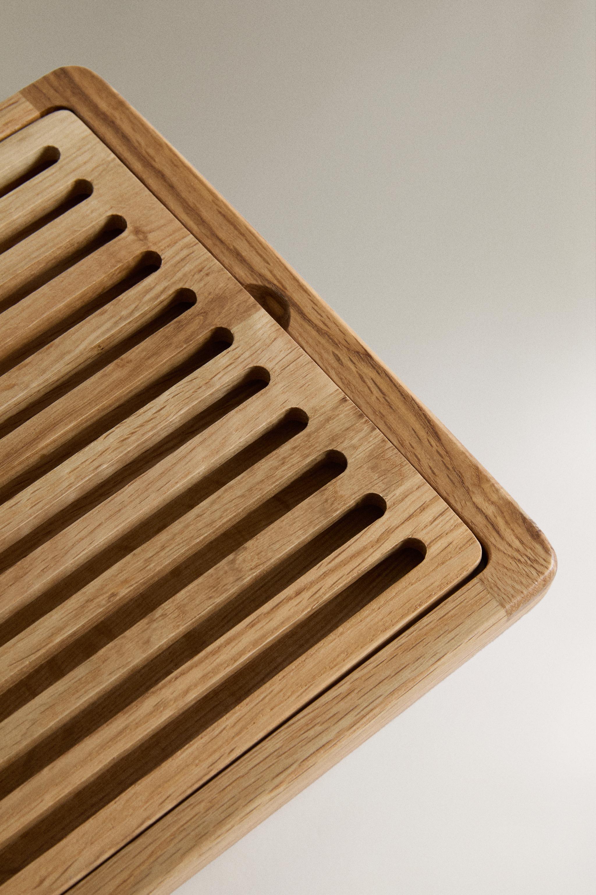 OAK BREAD CUTTING BOARD